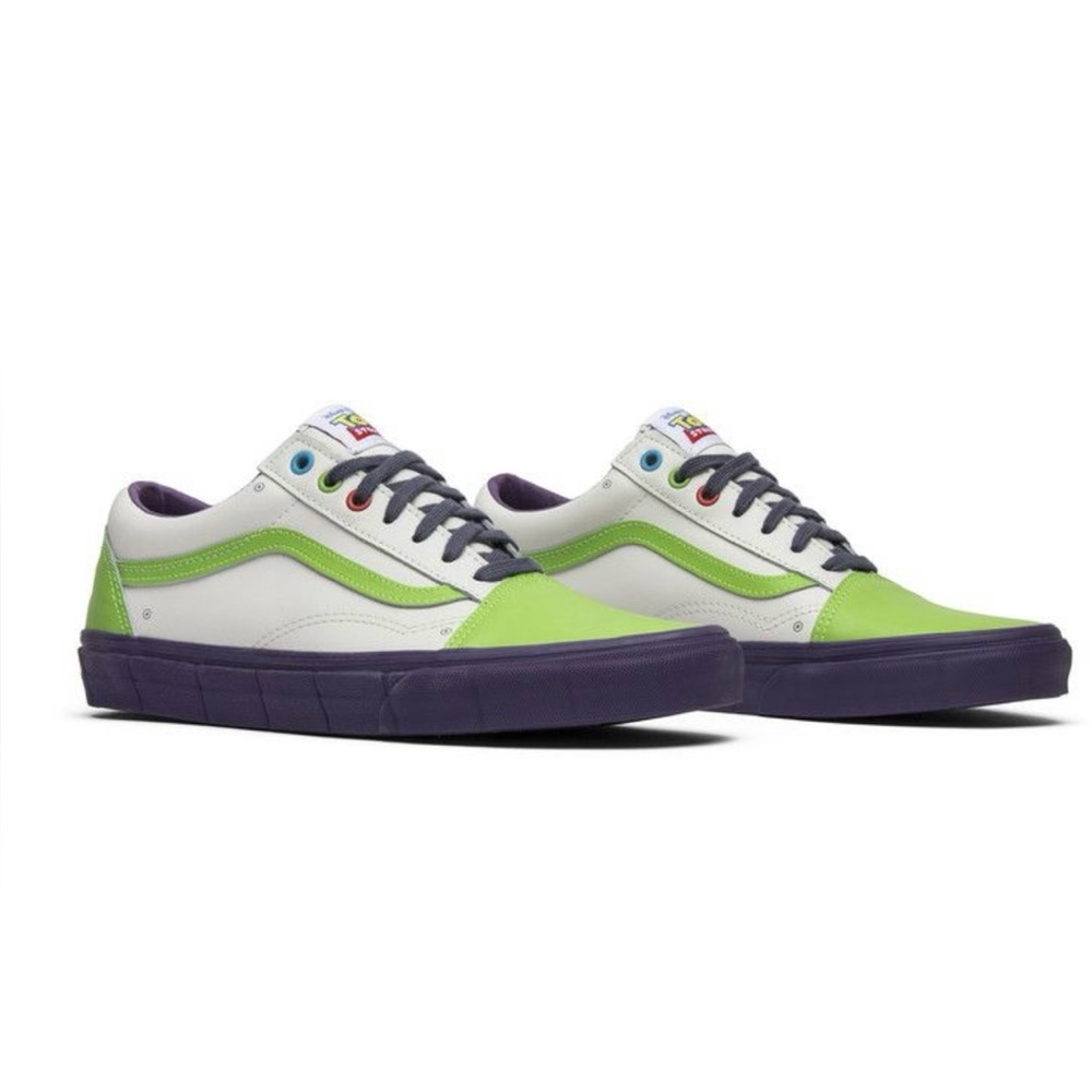 Vans x Disney Toy Story x Old Skool 'Buzz
Lightyear' sneakers
Size 5Y